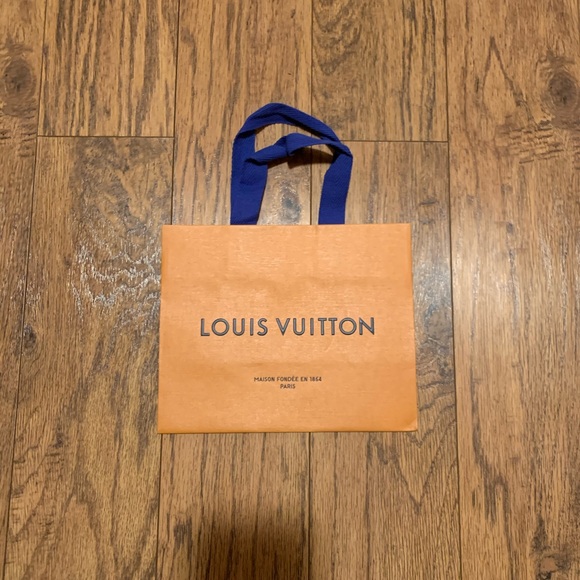 Small Louis Vuitton Package Bag - Picture 2 of 3